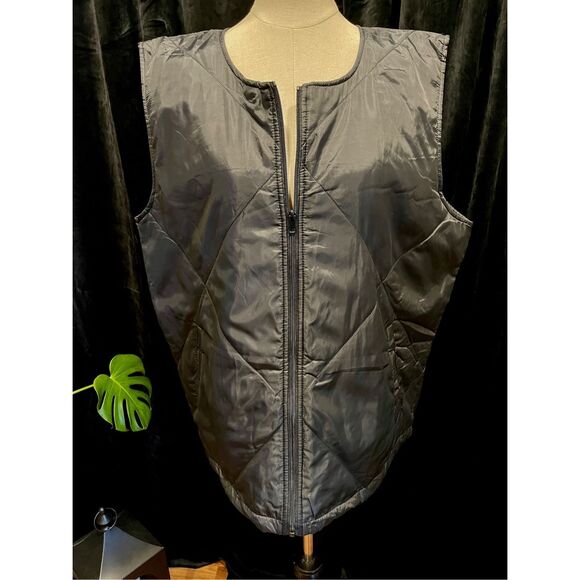 Socialite Black Vest - Picture 6 of 16